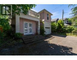 Living room - 2561 Sinclair Rd, Saanich, BC V8N1B7 Photo 9
