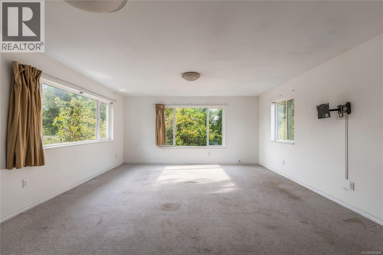 2561 Sinclair Rd - Image 23