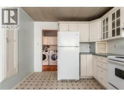 2561 Sinclair Rd, Saanich, BC V8N1B7 Photo 30