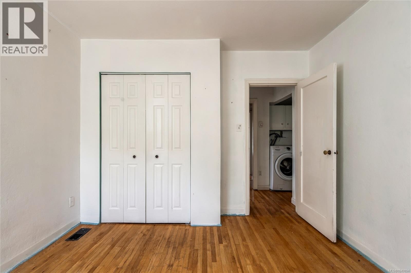 2561 Sinclair Rd - 34