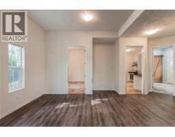 Patio - 2561 Sinclair Rd, Saanich, BC V8N1B7 Photo 14