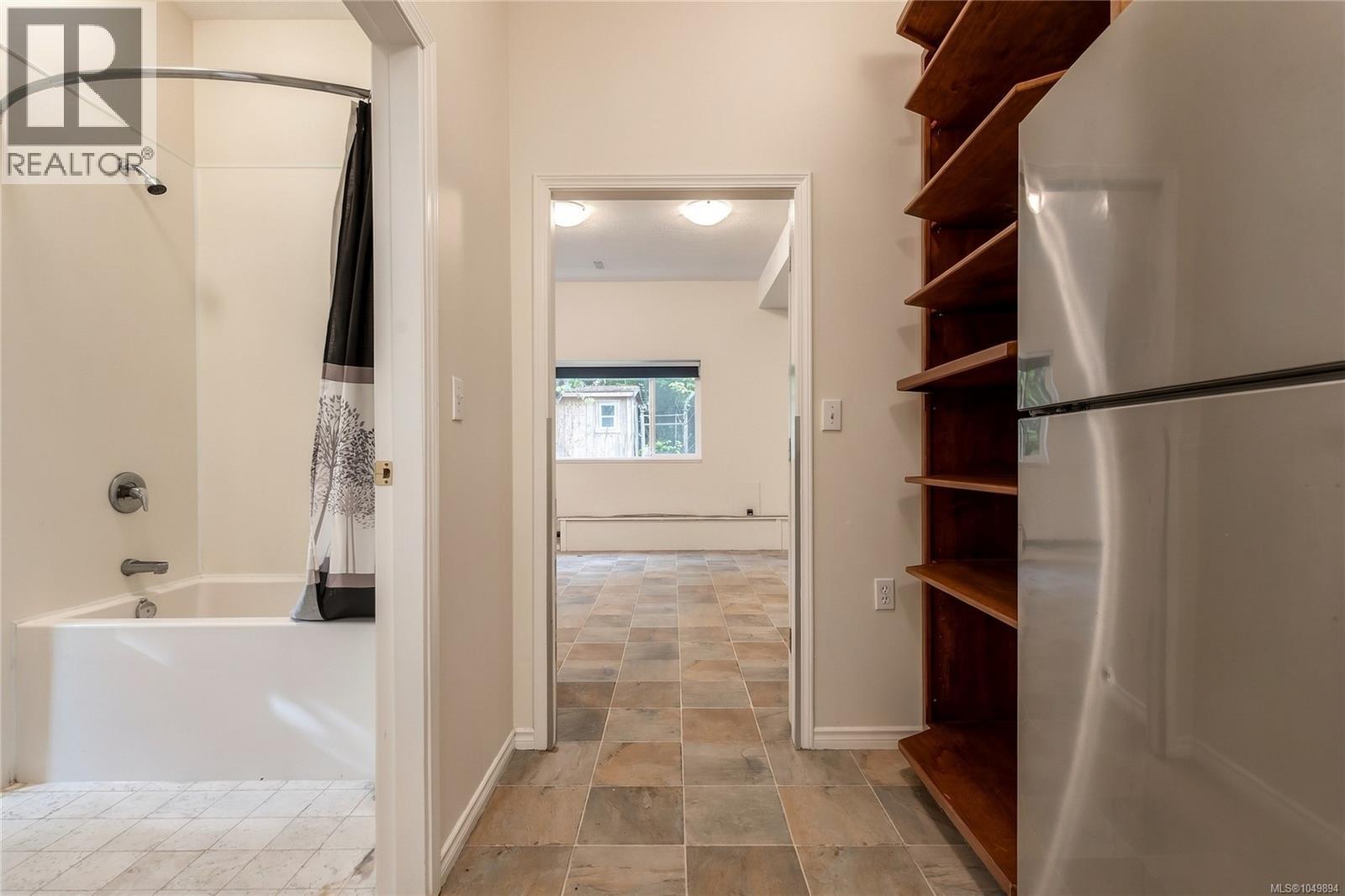 2561 Sinclair Rd - Image 21