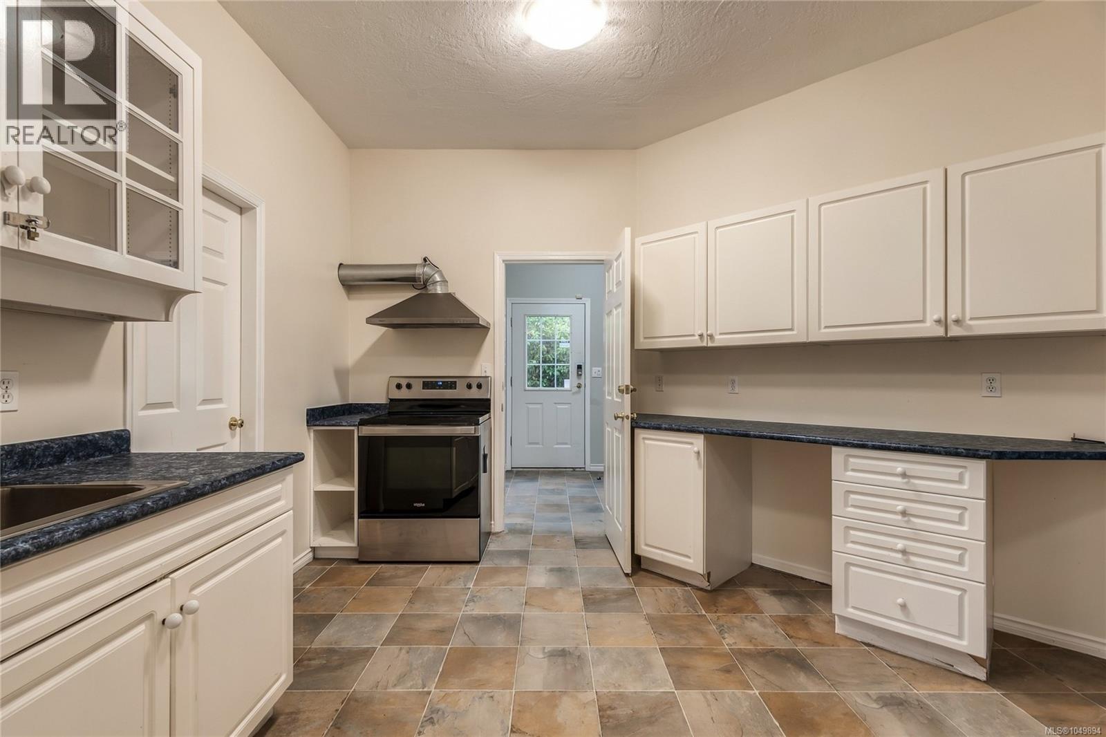 2561 Sinclair Rd - Image 16