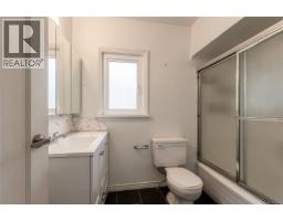 2561 Sinclair Rd, Saanich, BC V8N1B7 Photo 35
