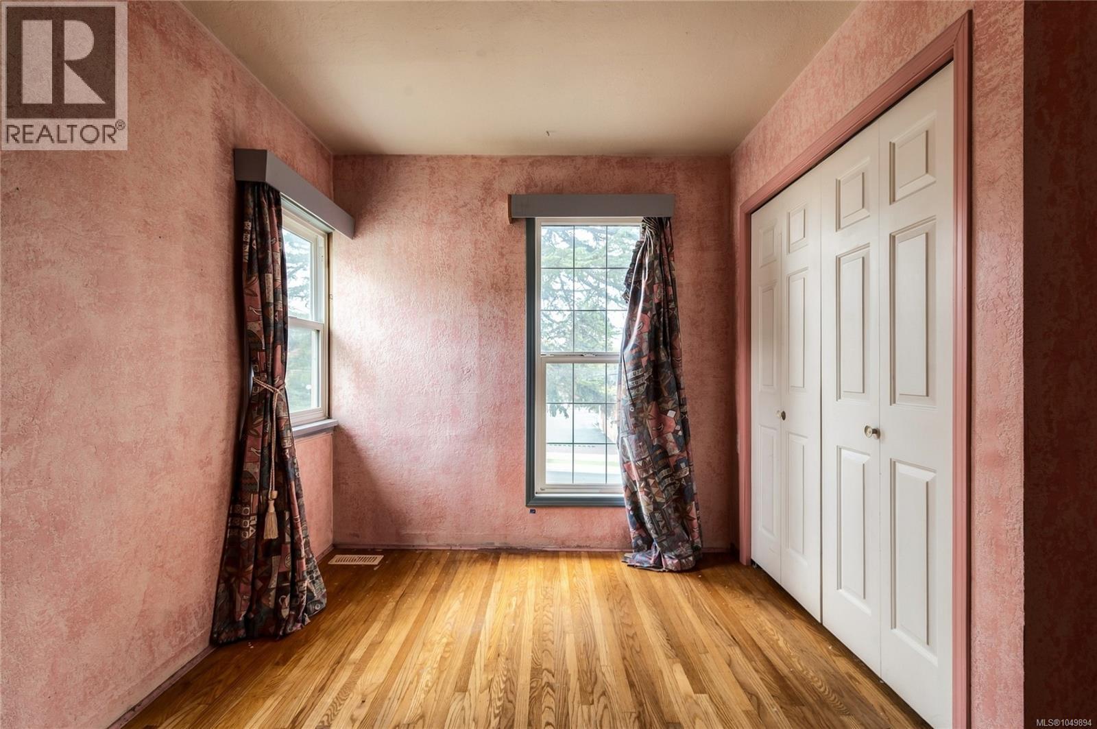 2561 Sinclair Rd - Image 36