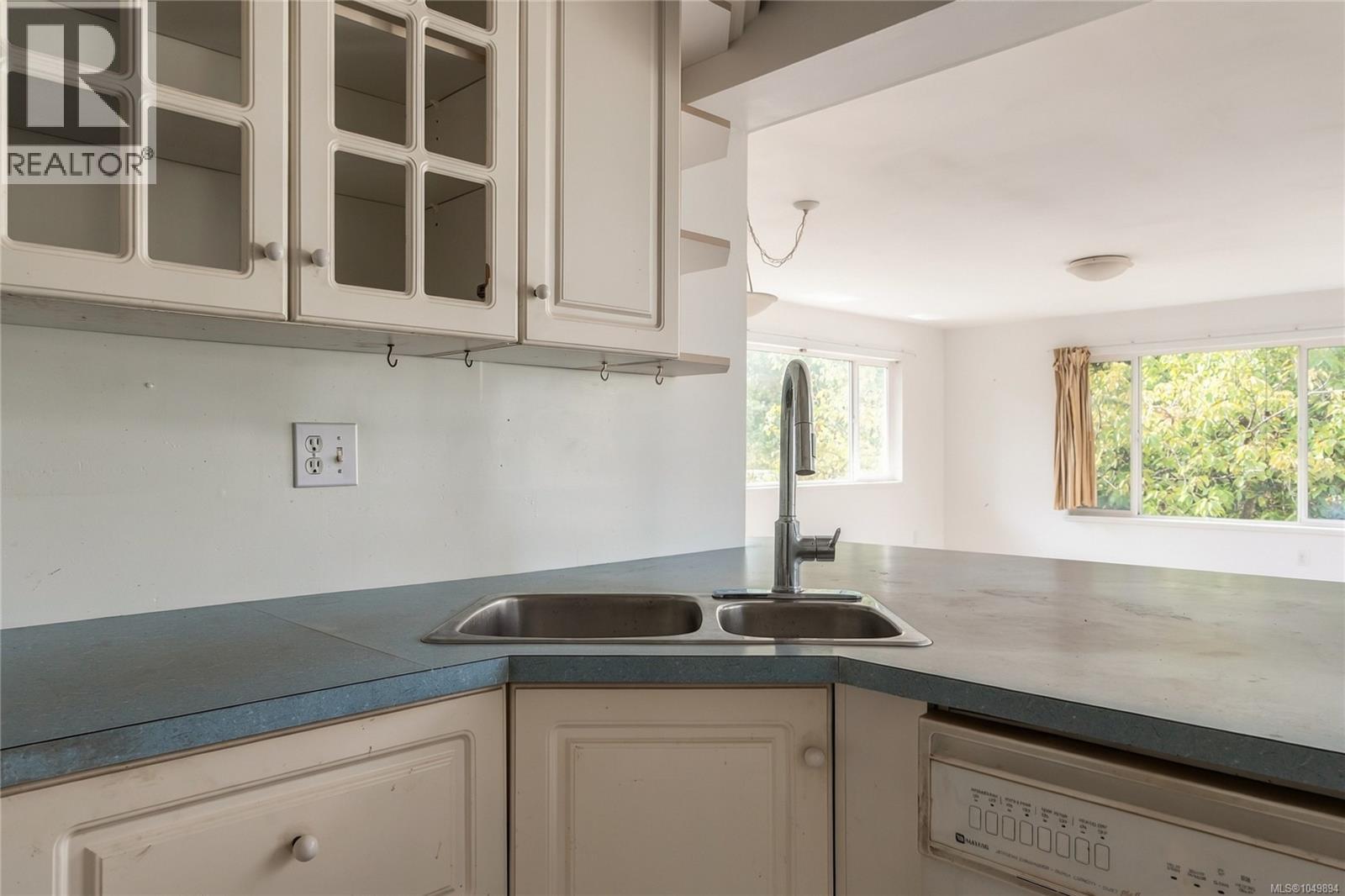 2561 Sinclair Rd - Image 29