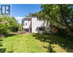 Primary Bedroom - 2561 Sinclair Rd, Saanich, BC V8N1B7 Photo 11
