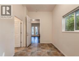 Kitchen - 2561 Sinclair Rd, Saanich, BC V8N1B7 Photo 19