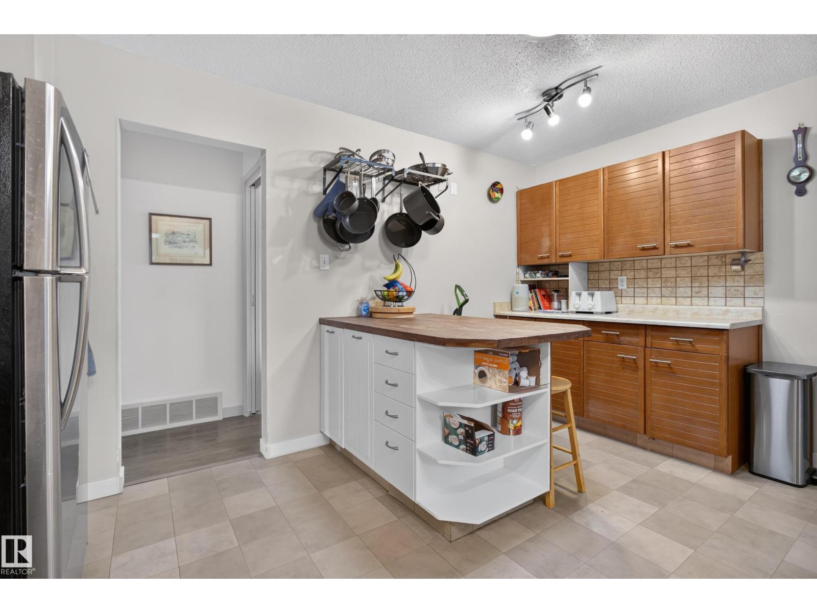 1042 PARKER DR - 16