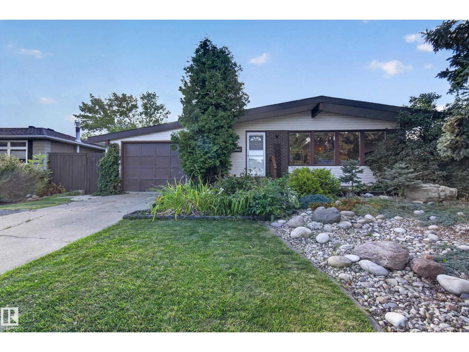 1042 PARKER DR, Sherwood Park — photo 2
