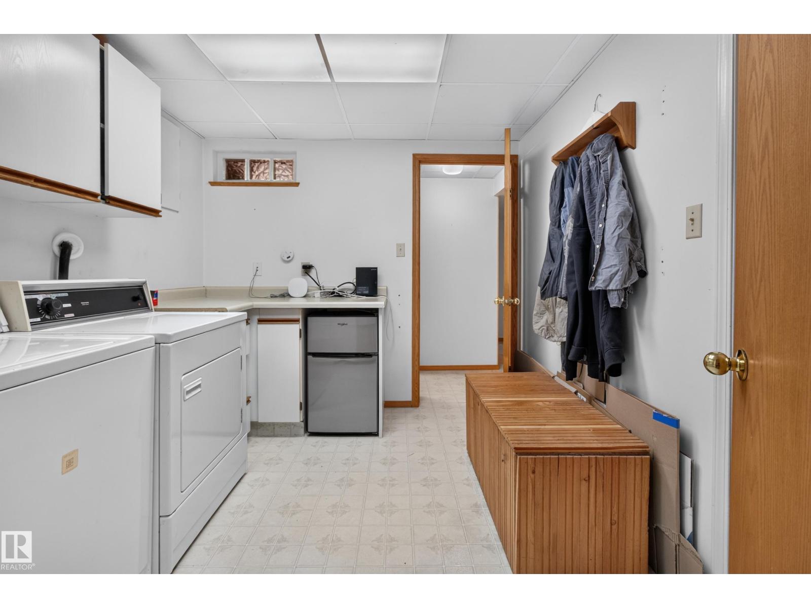 1042 PARKER DR - 36