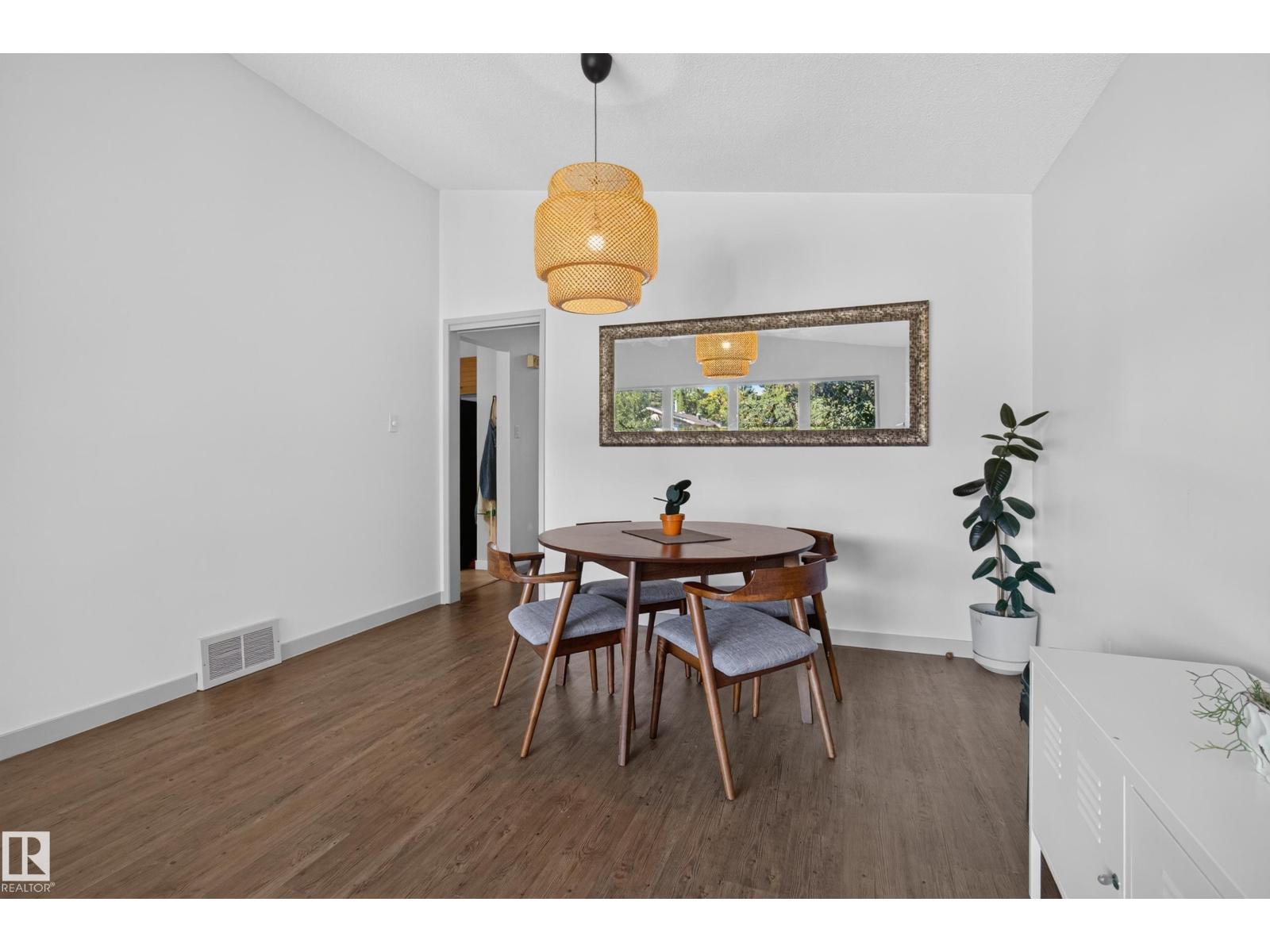 1042 PARKER DR - 8