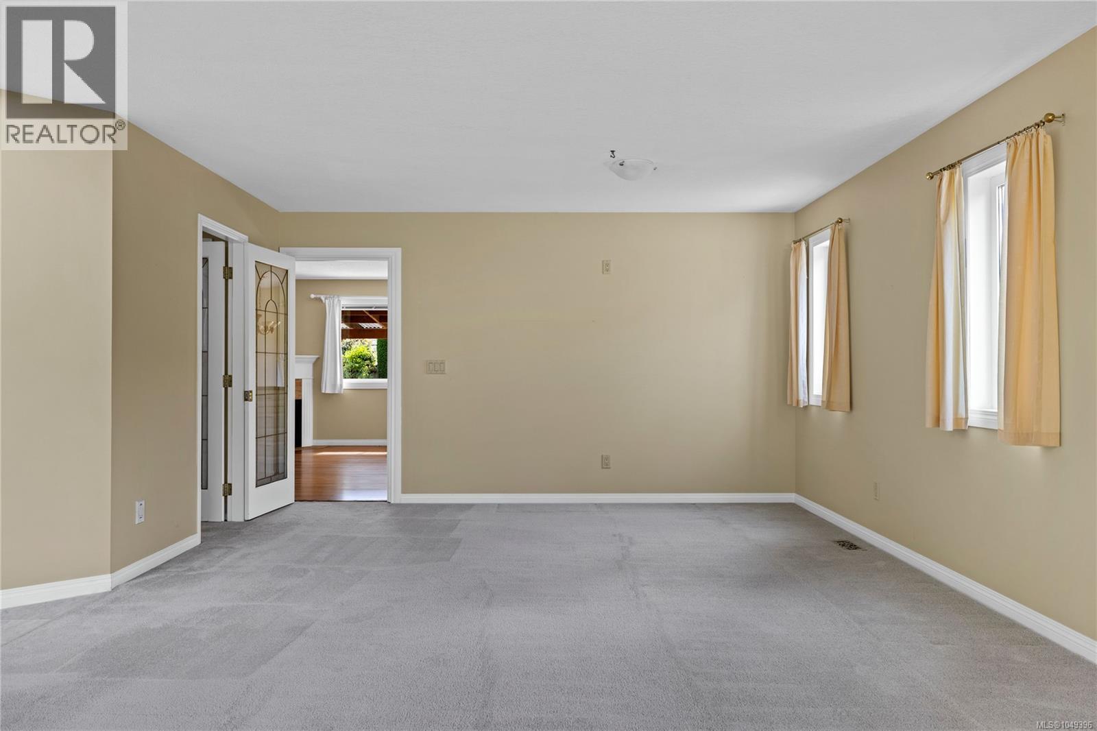 662 Redwood Dr, Qualicum Beach