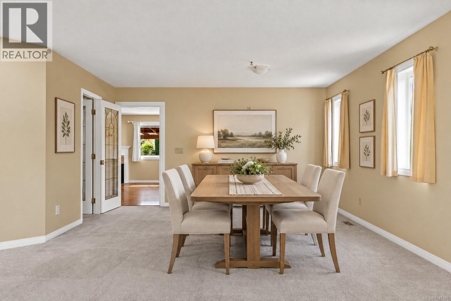 662 Redwood Dr, Qualicum Beach
