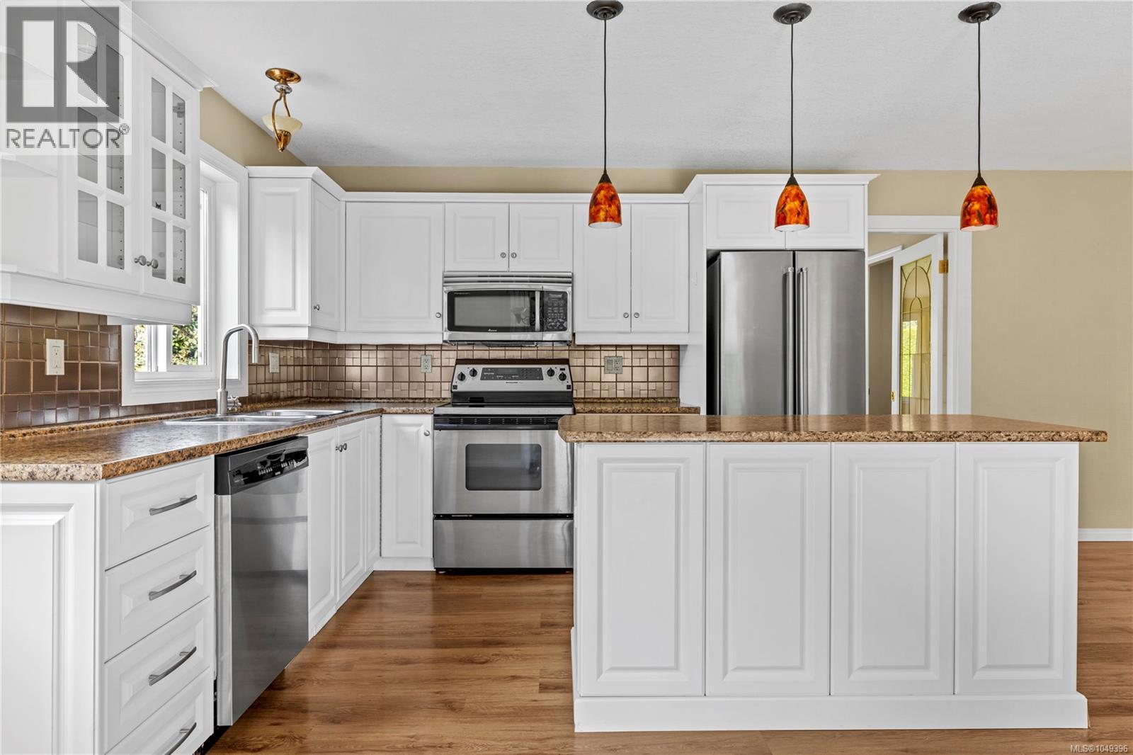 662 Redwood Dr, Qualicum Beach