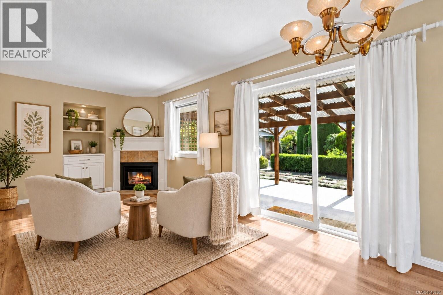 662 Redwood Dr, Qualicum Beach