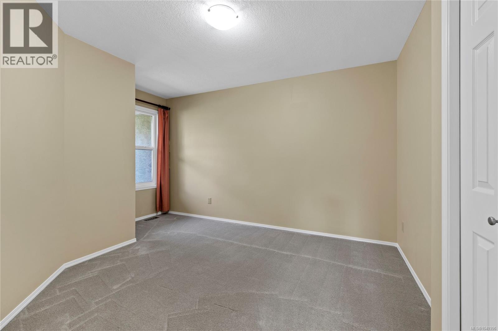662 Redwood Dr, Qualicum Beach