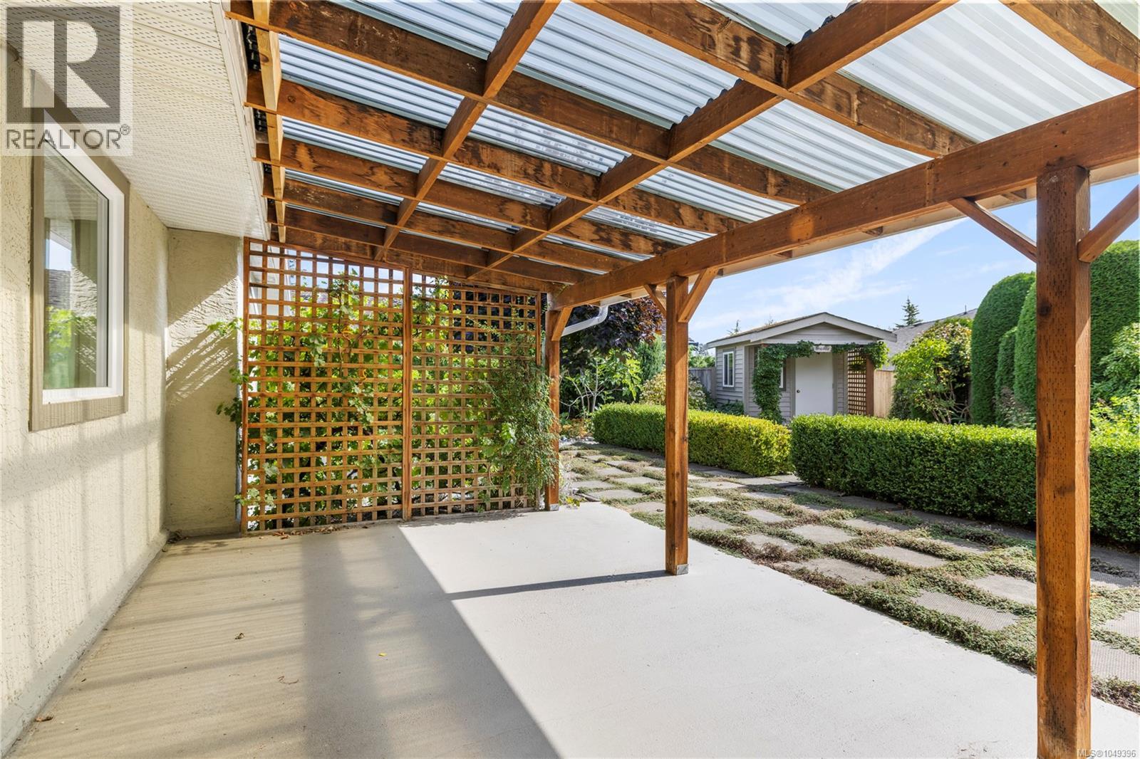 662 Redwood Dr, Qualicum Beach