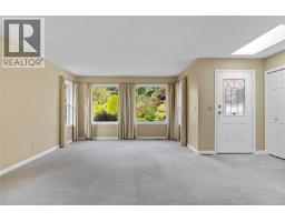 662 Redwood Dr, Qualicum Beach, BC V9K1A2 Photo 13