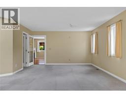 662 Redwood Dr, Qualicum Beach, BC V9K1A2 Photo 15