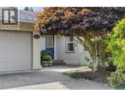 Bedroom - 662 Redwood Dr, Qualicum Beach, BC V9K1A2 Photo 9