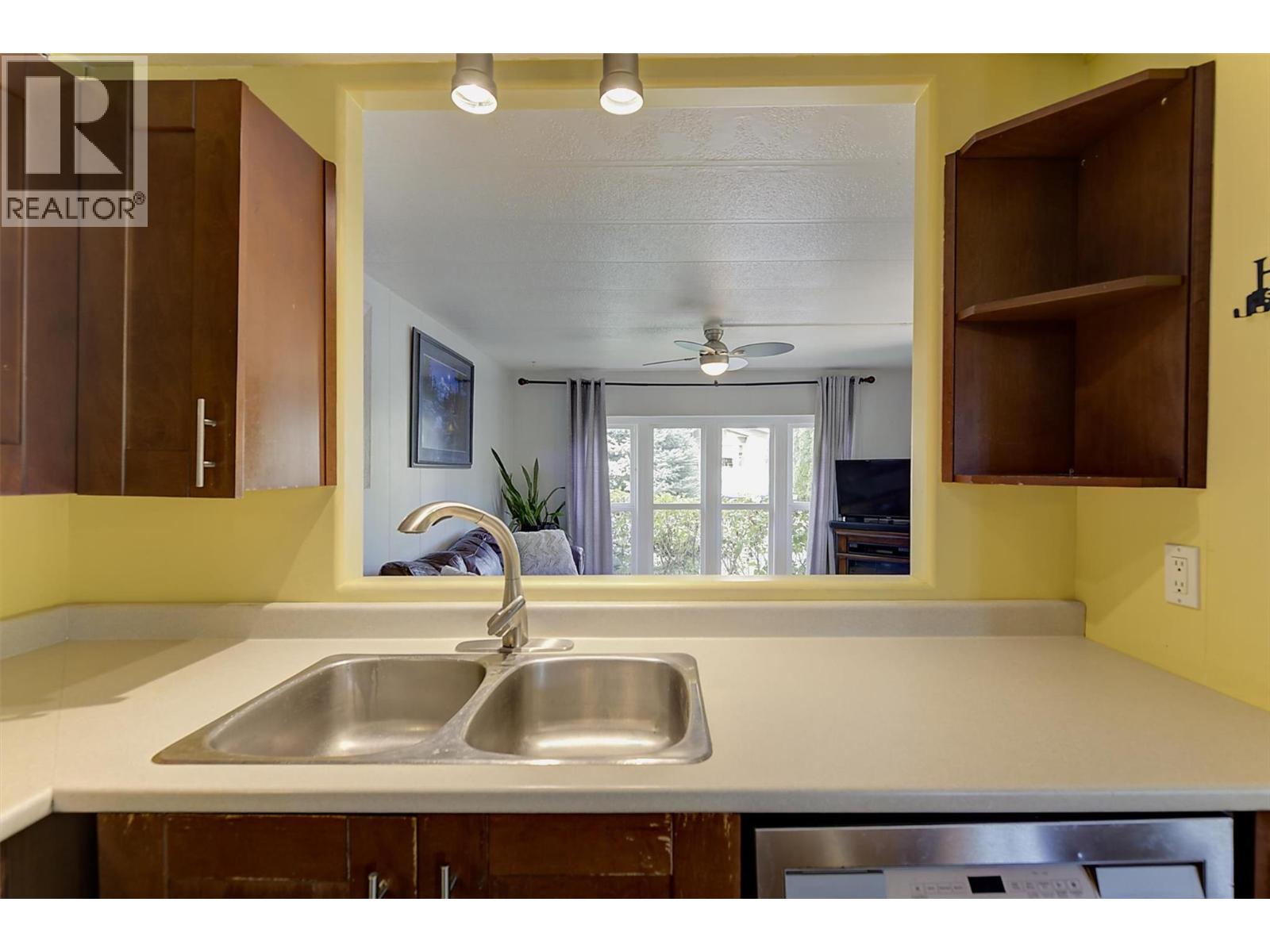 14 2001 97 Highway South, Westbank