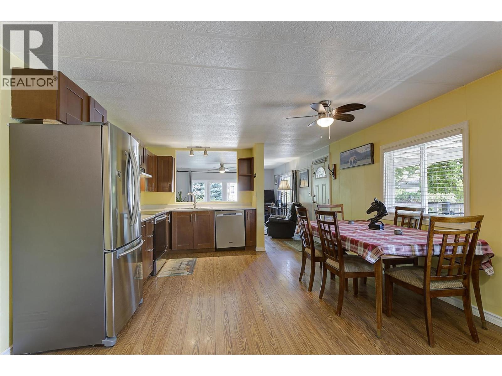 14 2001 97 Highway South, Westbank