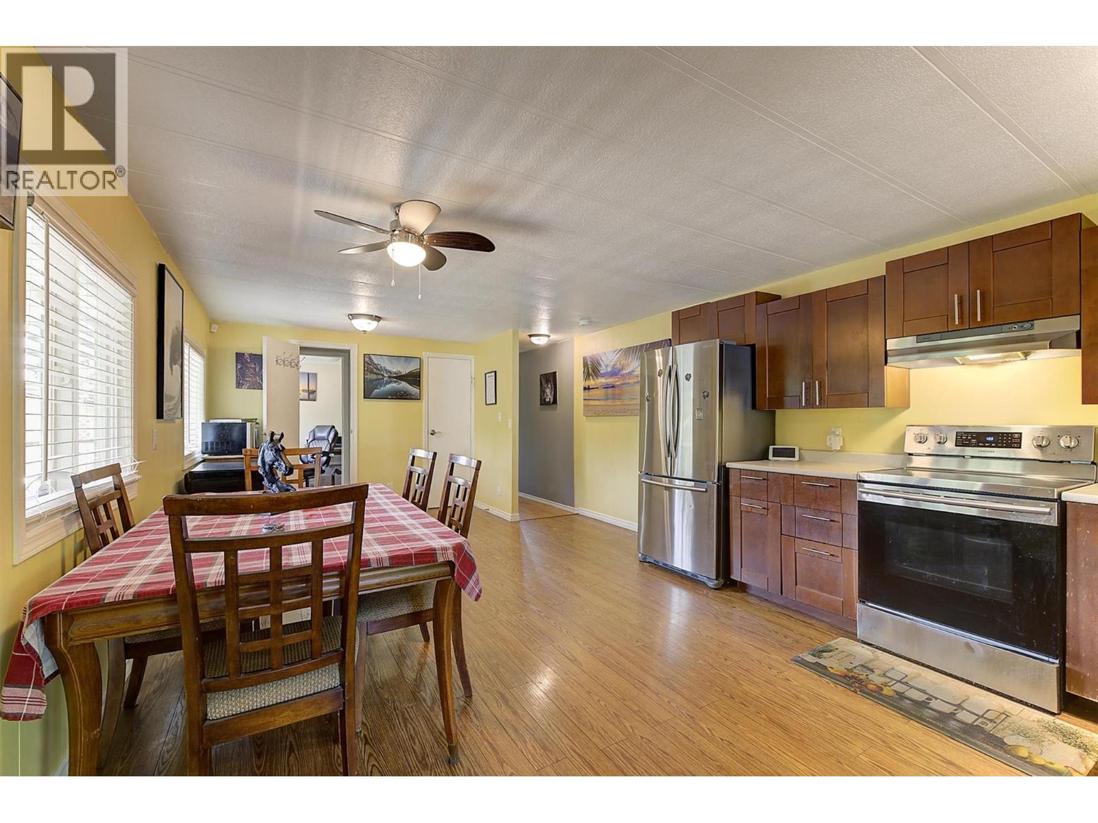 14 2001 97 Highway South, Westbank