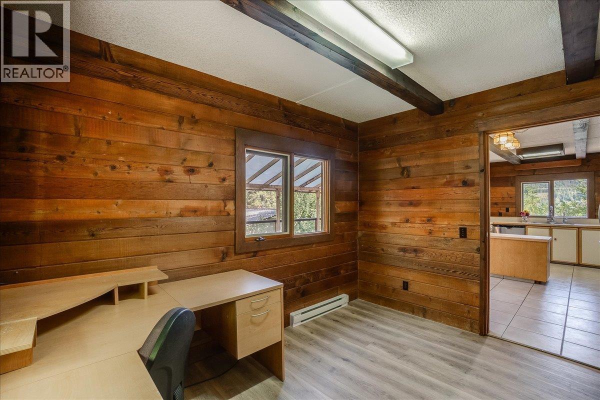 3360 South Slocan Village Road - 38