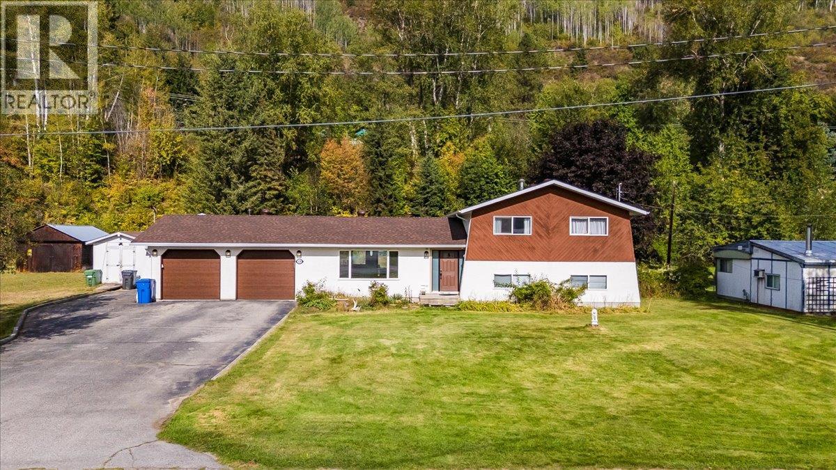 2129 Raspberry Road, Castlegar — photo 3