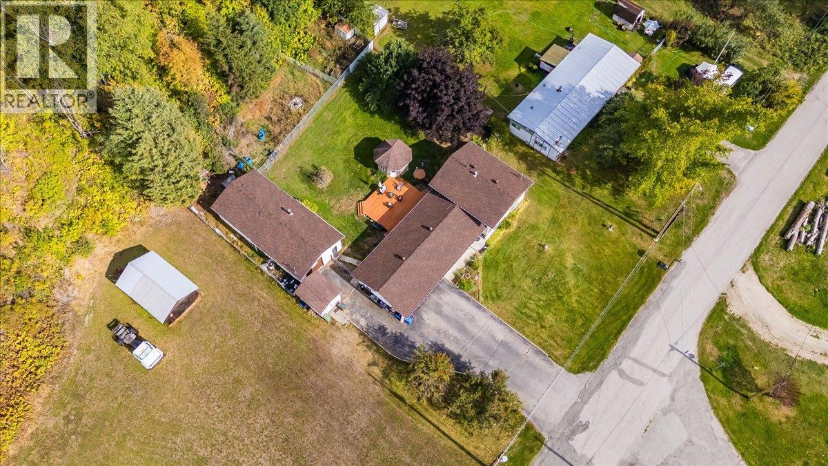 2129 Raspberry Road, Castlegar — photo 5