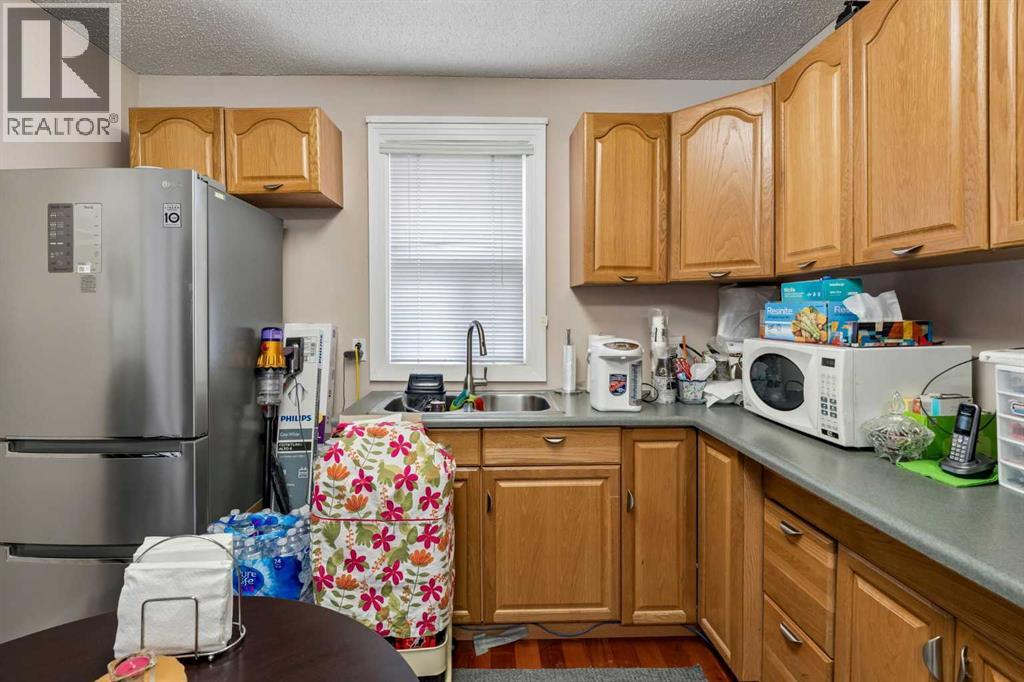 263 19 Avenue NE - 10
