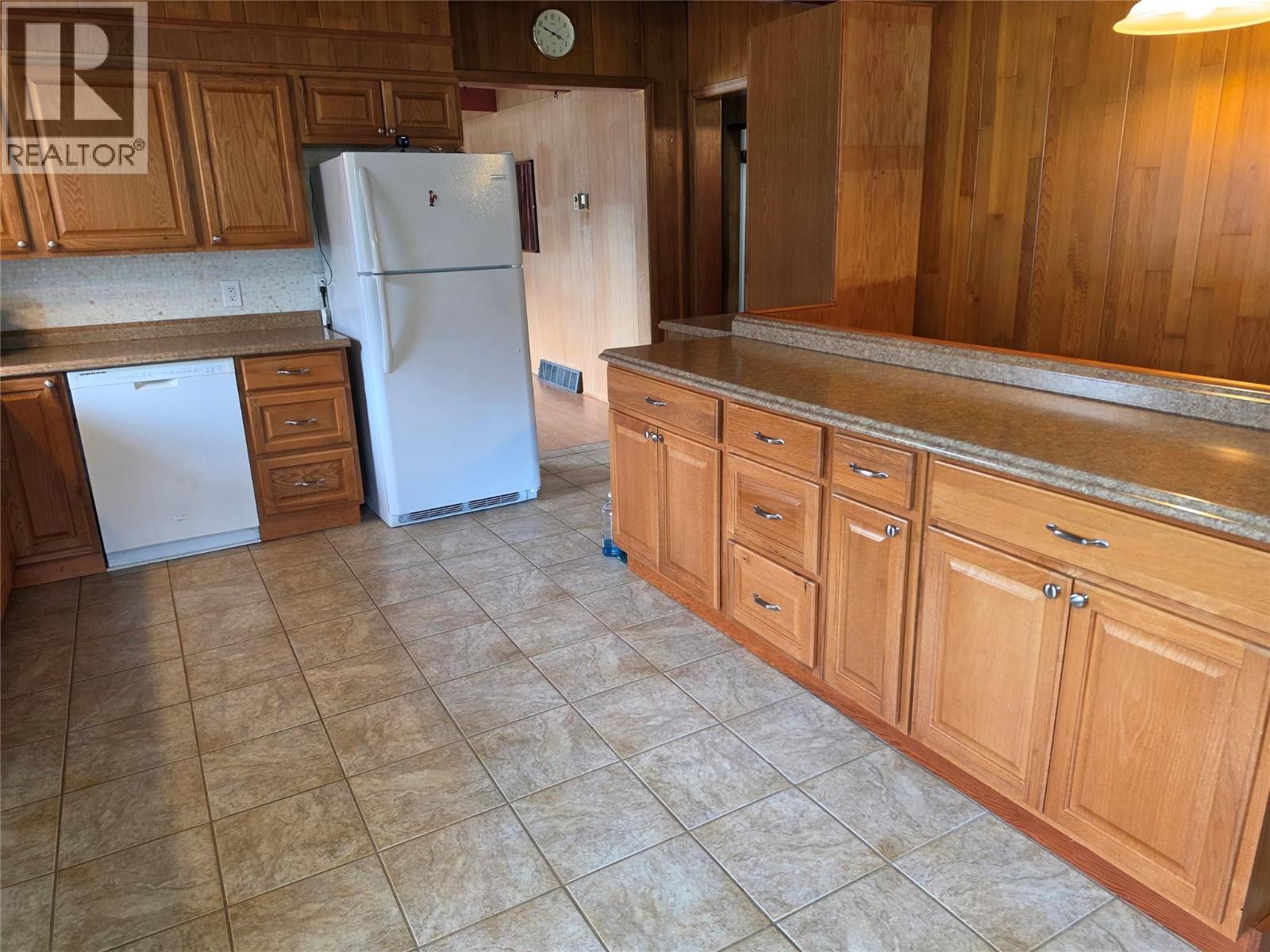 582 Valhalla Road - Image 10