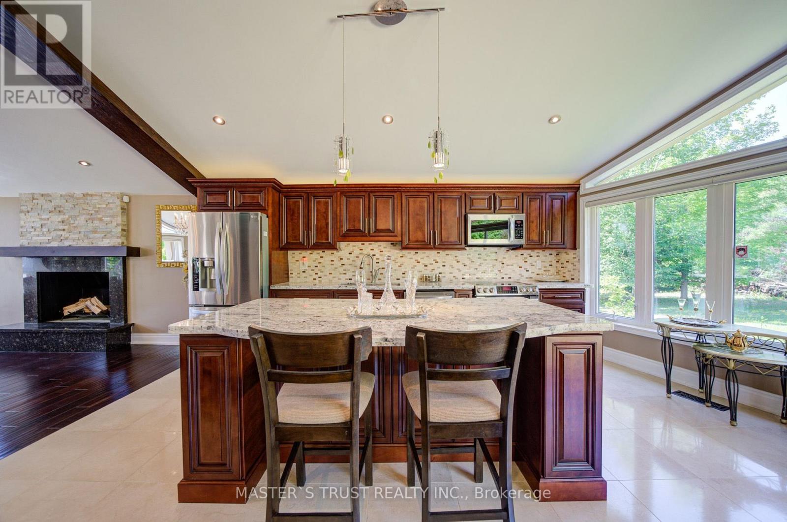 3896 ST JOHN'S SIDE ROAD, Whitchurch-Stouffville (Stouffville) — photo 2