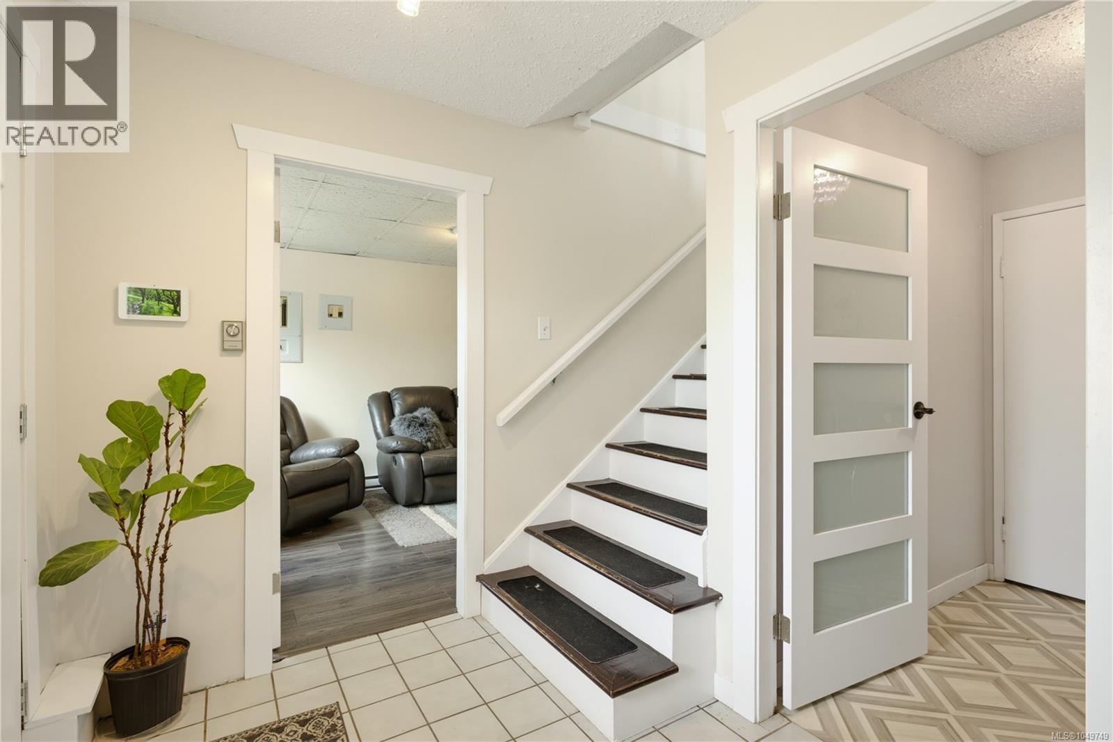 644 Hamilton Ave - Image 30