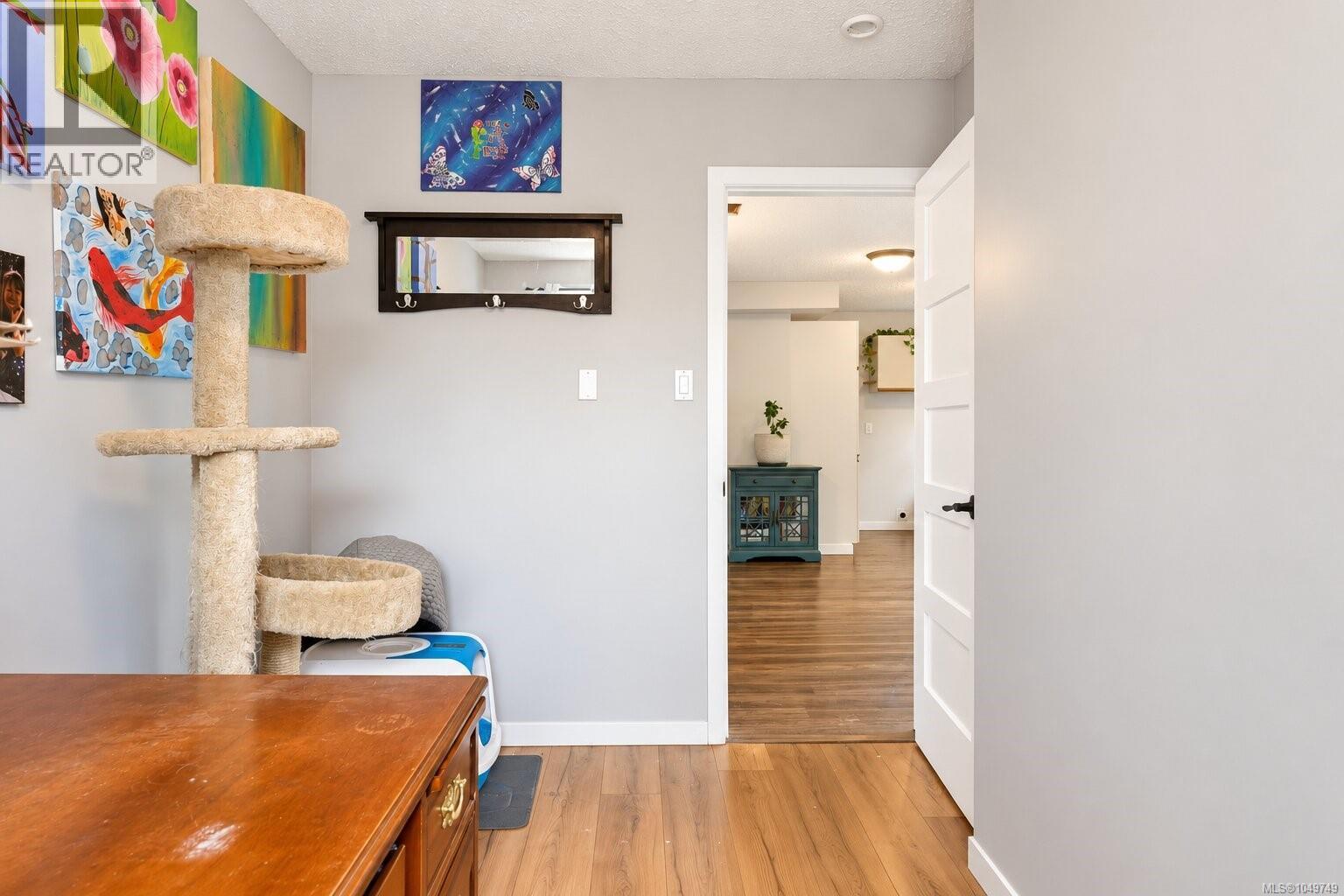 644 Hamilton Ave - Image 44