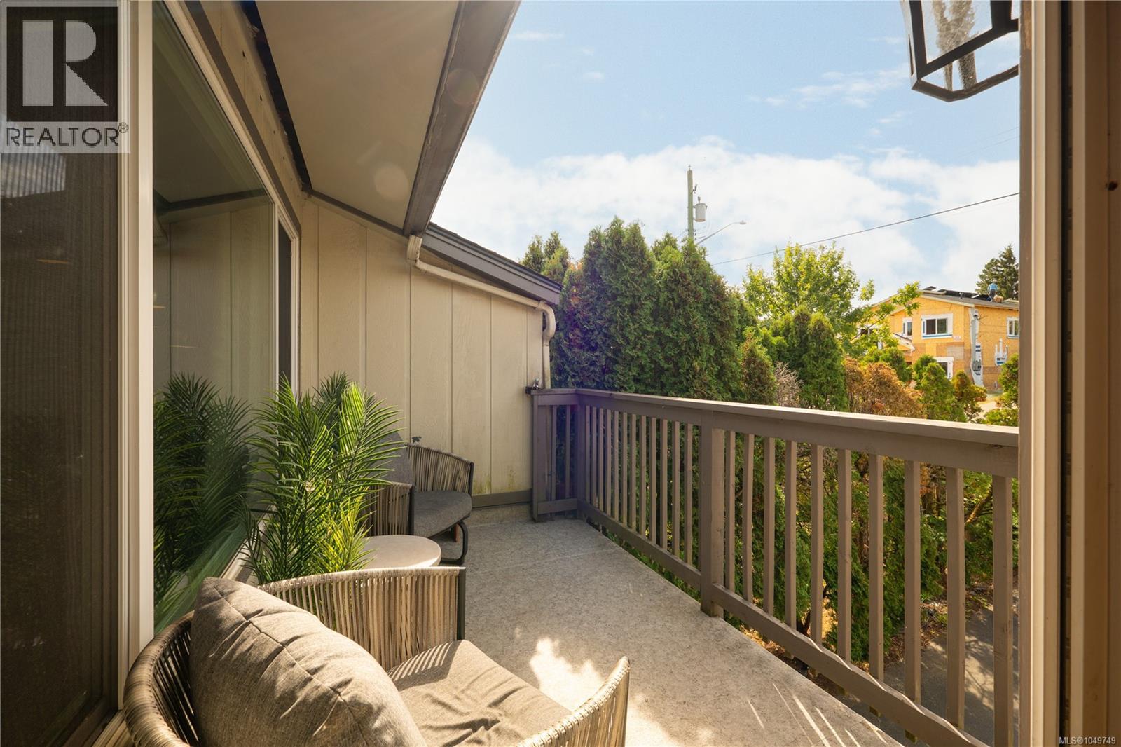 644 Hamilton Ave - Image 46