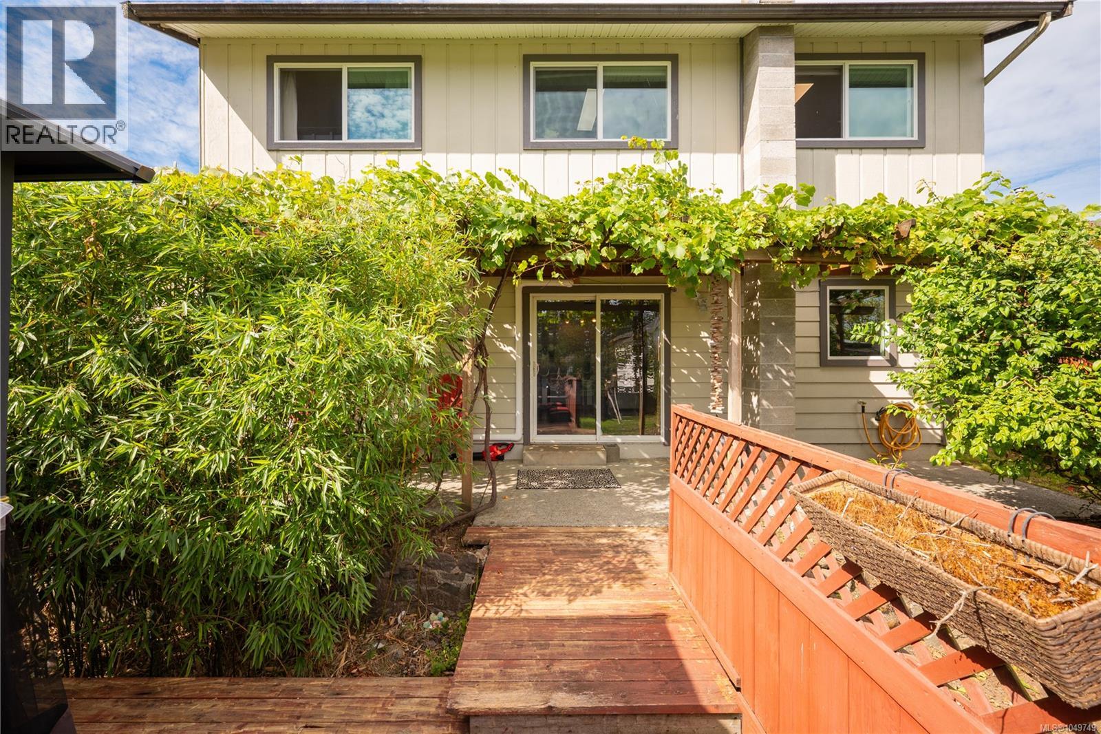 644 Hamilton Ave - Image 50