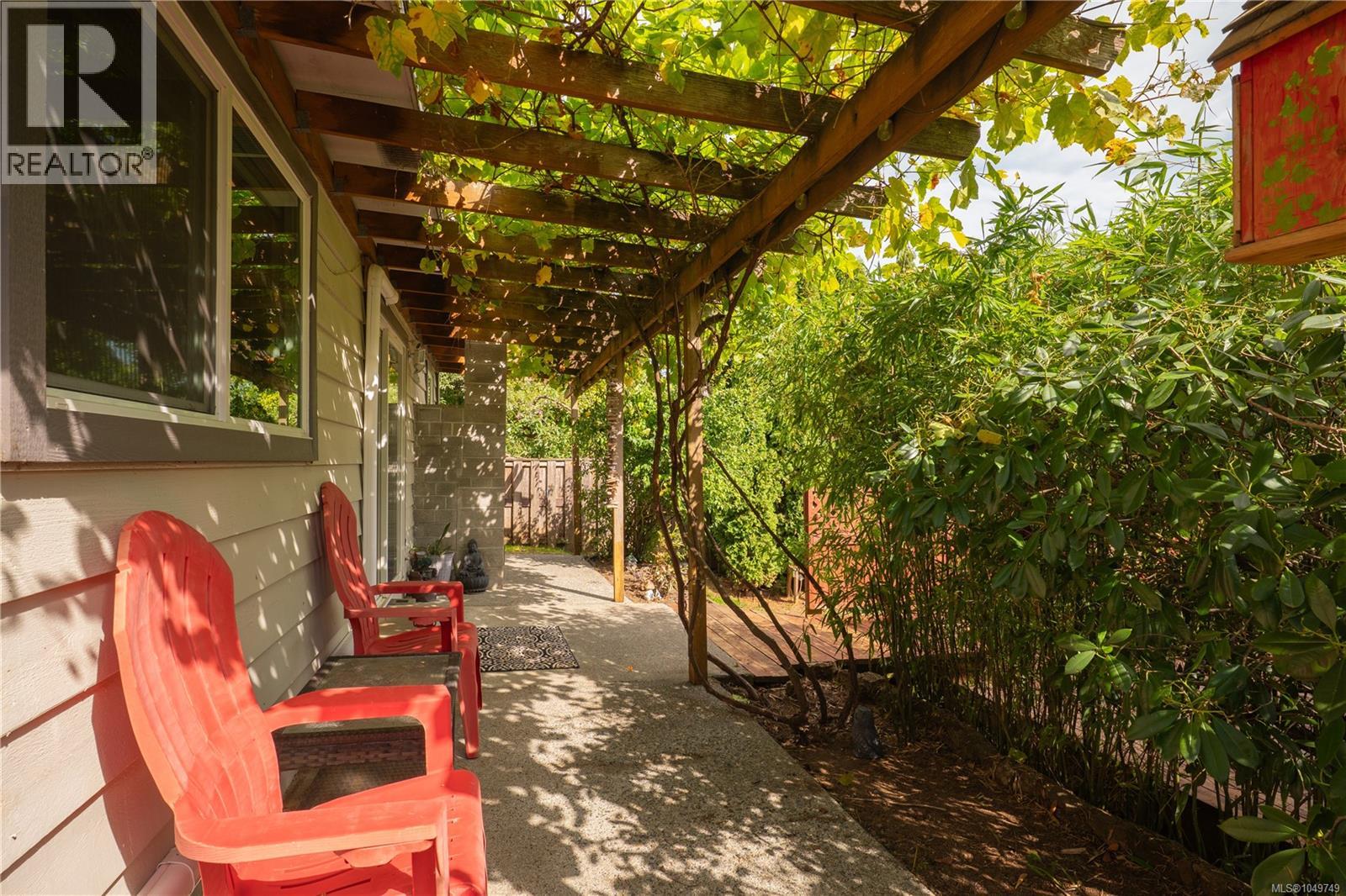 644 Hamilton Ave - Image 63
