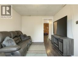 644 Hamilton Ave, Nanaimo, BC V9R4G4 Photo 35