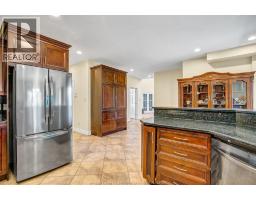 Kitchen - 425 Country Club Drive, Windsor, ON N9G3G9 Photo 16