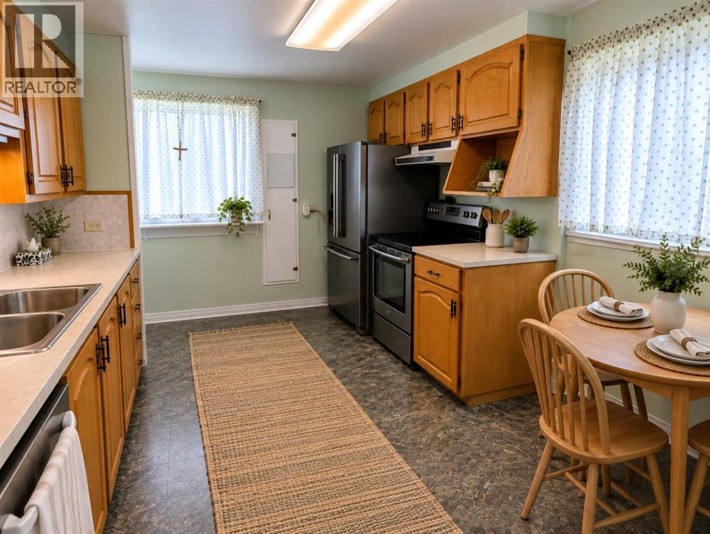 3322 Centre B Street NW, Calgary — photo 5