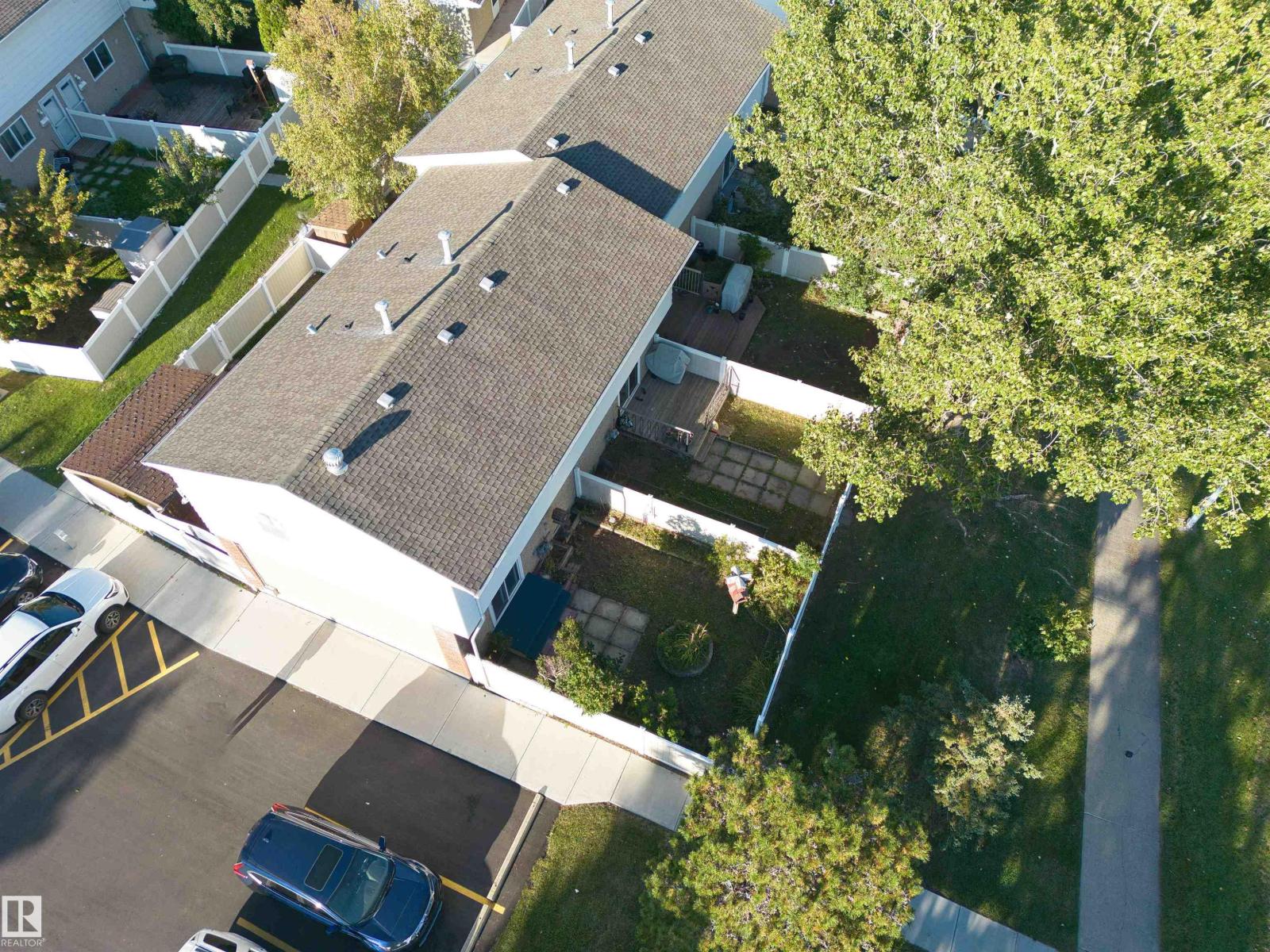 7743 37 AV NW, Edmonton, Alberta, T6K1T9