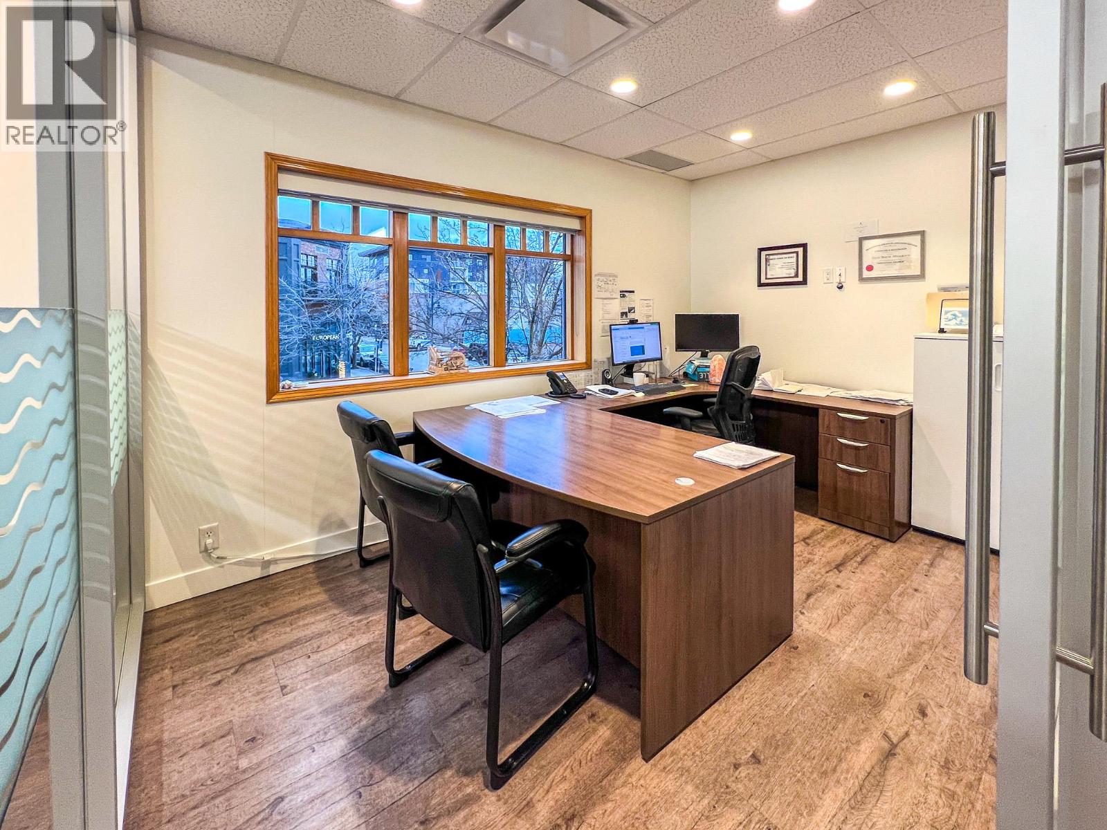 205 2903 Pandosy Street, Kelowna
