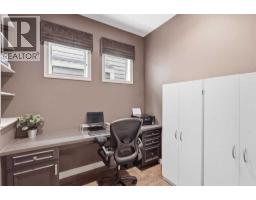 Bedroom - 176 Ridge View Close, Cochrane, AB T4C0J2 Photo 13