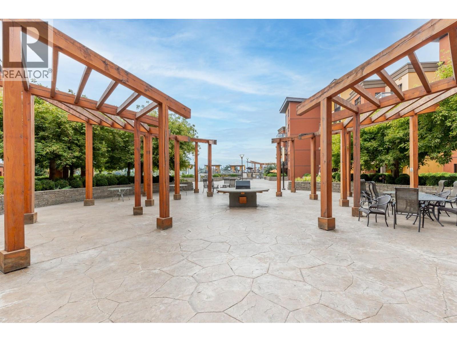 654 Cook Road Unit# 321, Kelowna