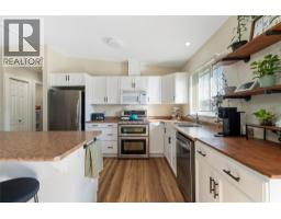 4pc Ensuite bath - 801 20 Street Ne Unit# 16, Salmon Arm, BC V1E2R7 Photo 9