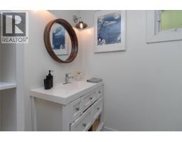 5168 Santa Clara Ave, Saanich, BC V8Y1W4 Photo 19