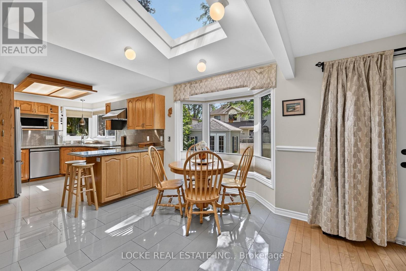 1672 DES RAVINS PLACE, Ottawa. Luxury613. By Peter Sagos - Image 14