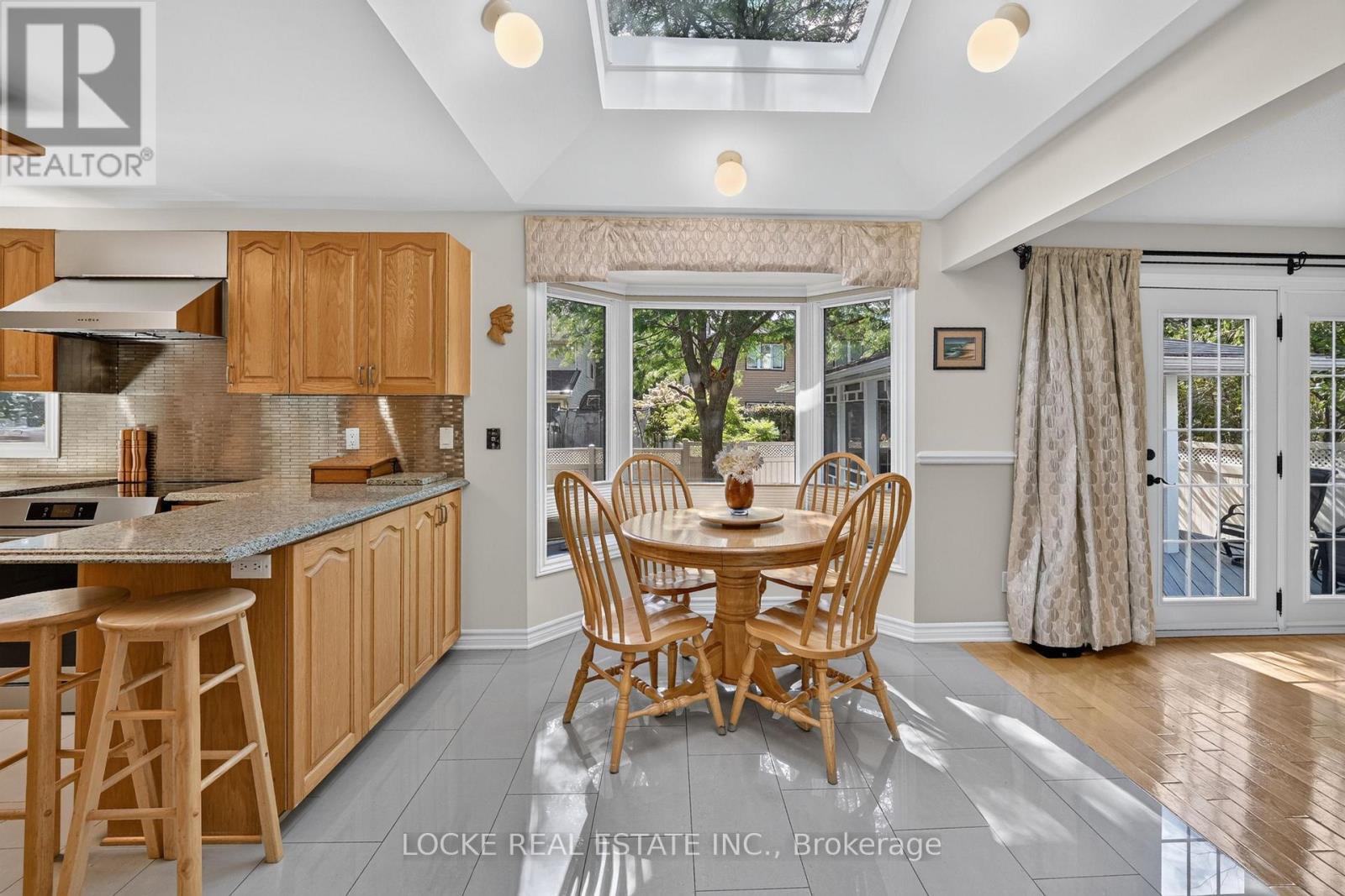 1672 DES RAVINS PLACE, Ottawa. Luxury613. By Peter Sagos - Image 15